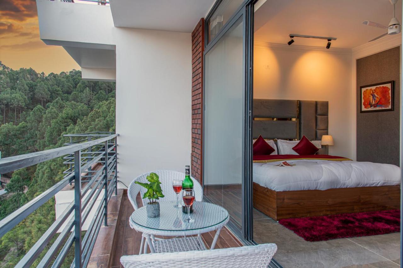 The Hillcrest Paradise Kasauli Bagian luar foto
