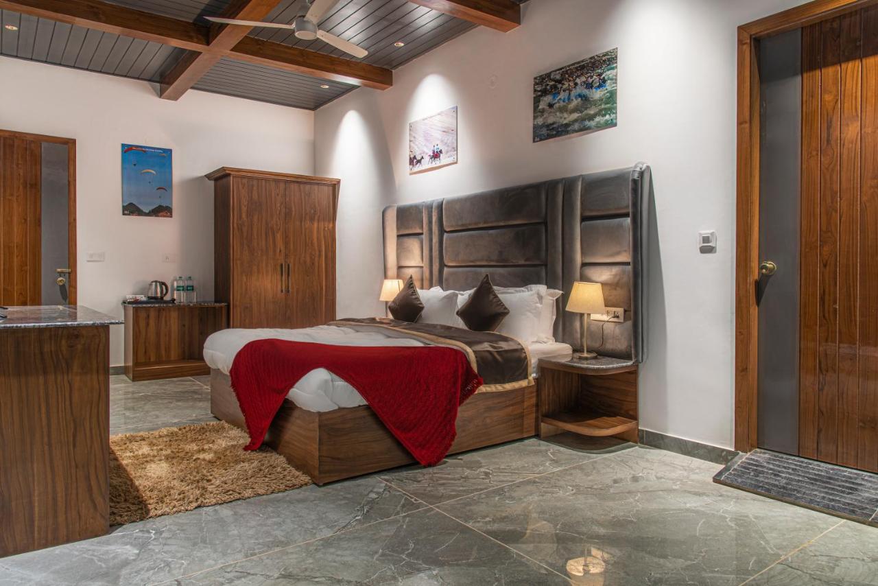 The Hillcrest Paradise Kasauli Bagian luar foto