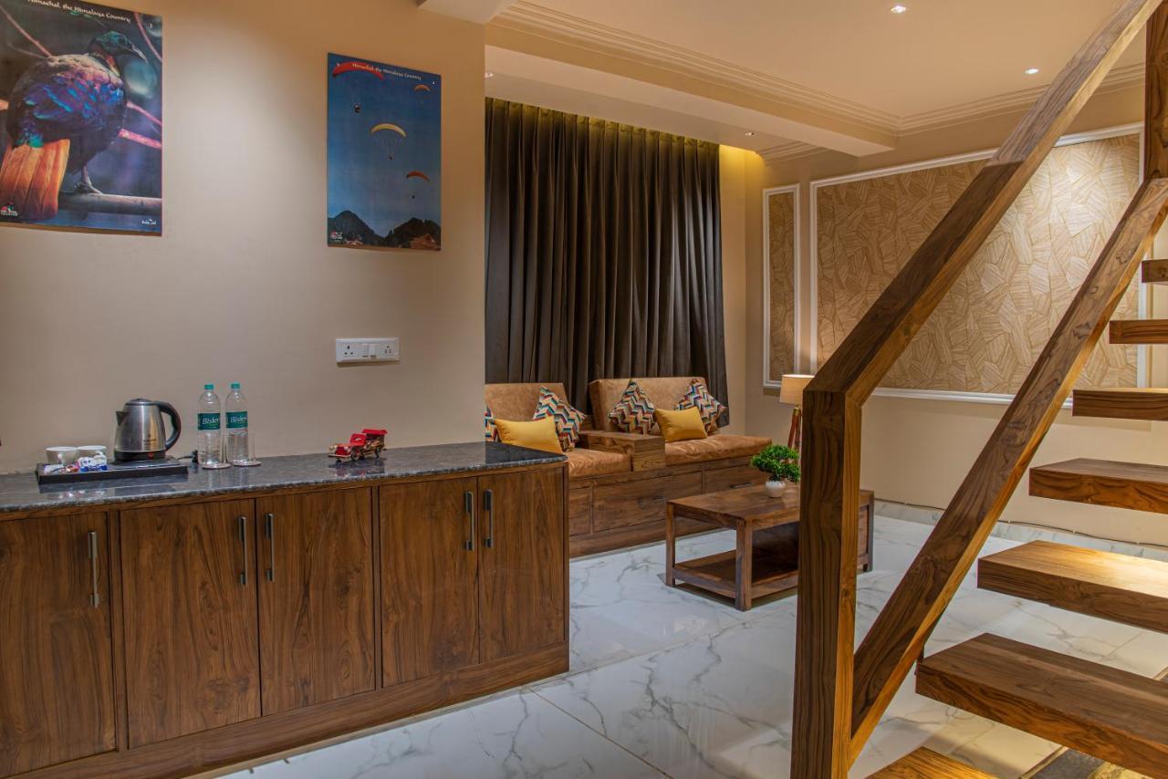 The Hillcrest Paradise Kasauli Bagian luar foto