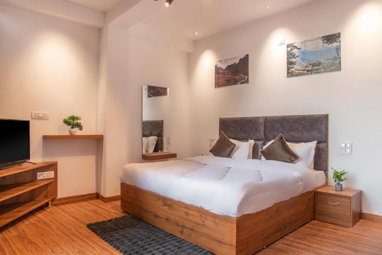 The Hillcrest Paradise Kasauli Bagian luar foto